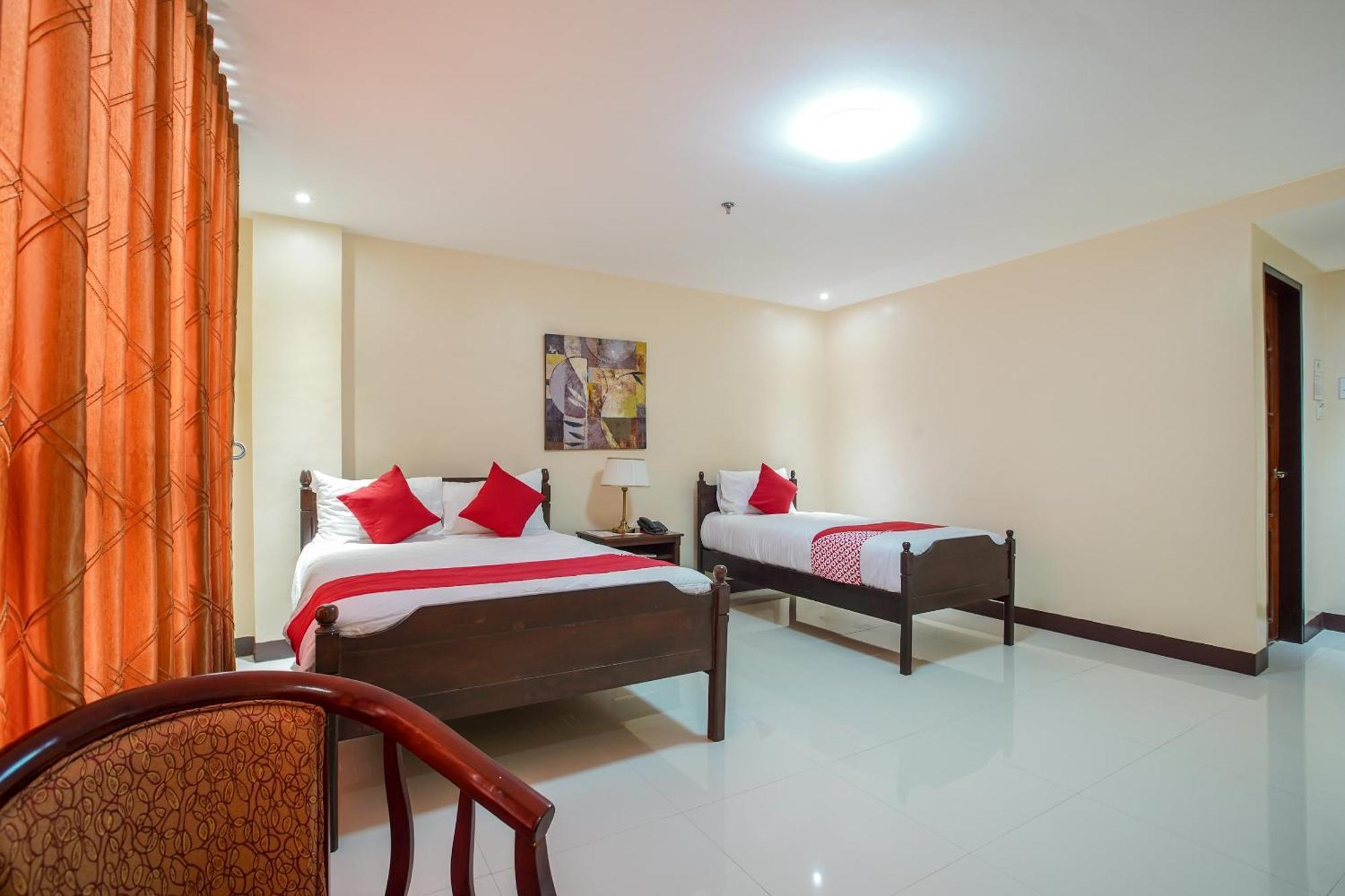 Oyo 236 Hotel Edmundo Pototan Εξωτερικό φωτογραφία
