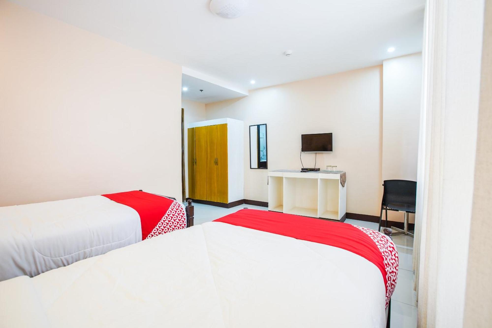 Oyo 236 Hotel Edmundo Pototan Εξωτερικό φωτογραφία