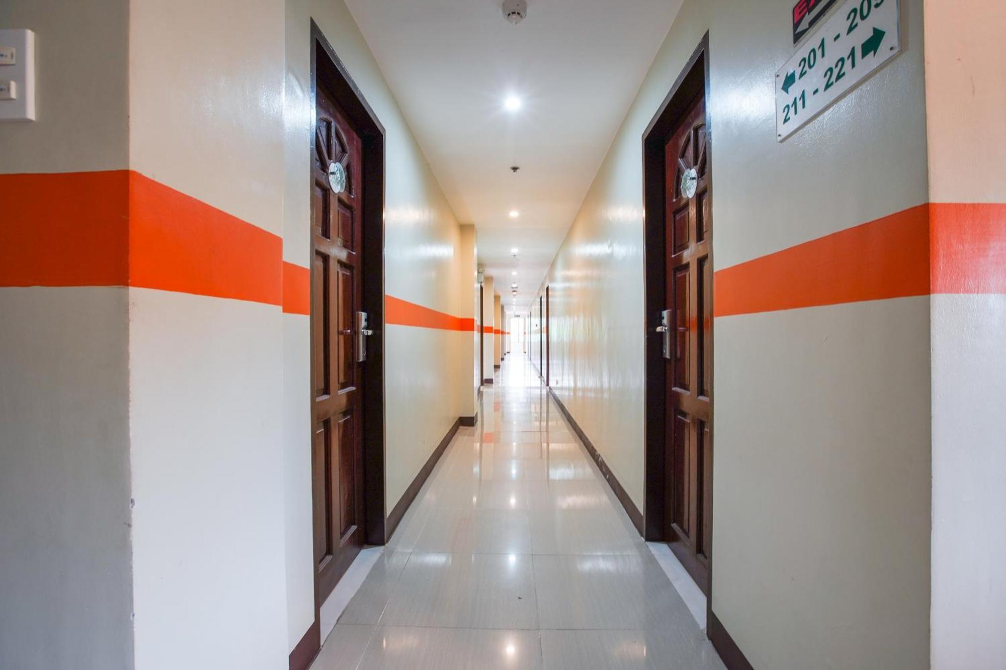Oyo 236 Hotel Edmundo Pototan Εξωτερικό φωτογραφία
