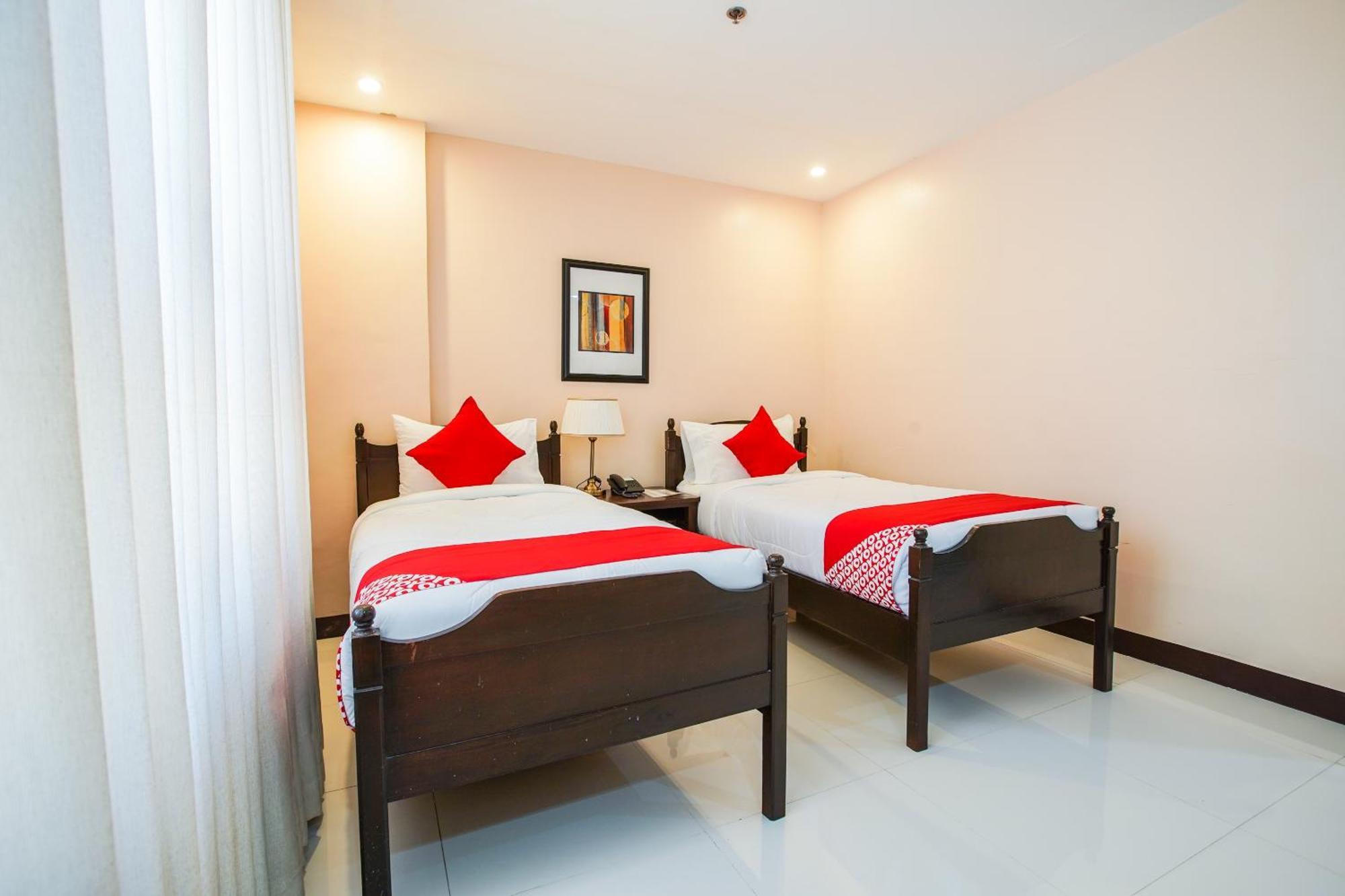 Oyo 236 Hotel Edmundo Pototan Εξωτερικό φωτογραφία