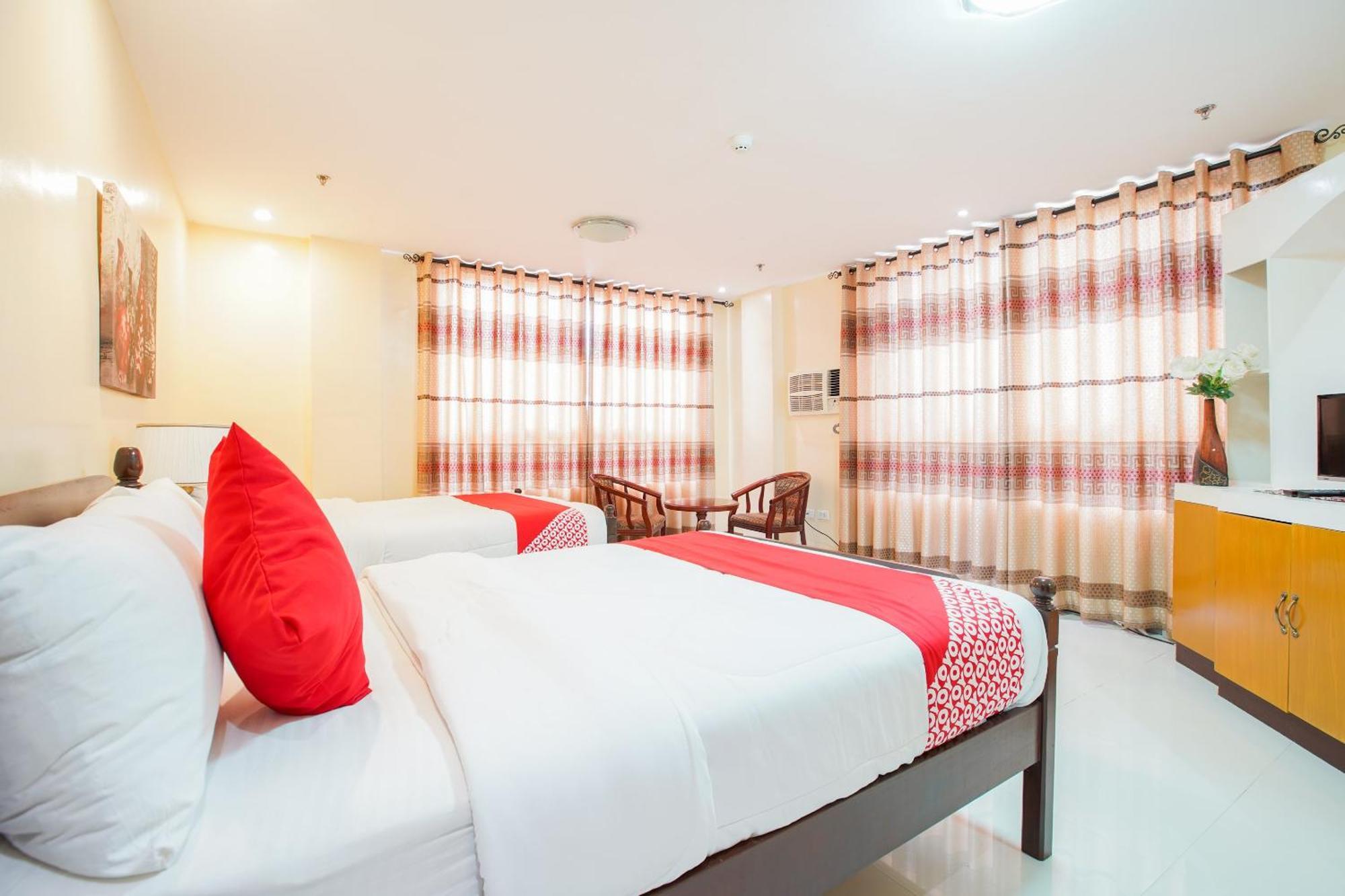 Oyo 236 Hotel Edmundo Pototan Εξωτερικό φωτογραφία